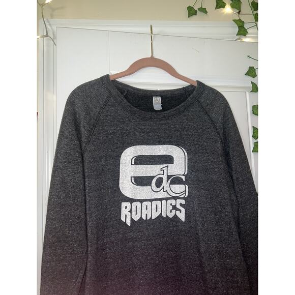 E DC roadies grey sweatshirt womens long sleeve staff sweater womens MEDIUM - Picture 2 of 3